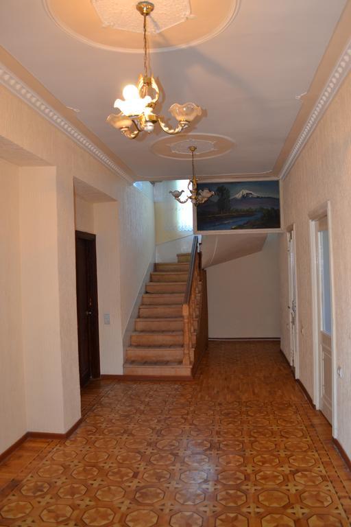 Serik & Geora Guesthouse Sevan Ngoại thất bức ảnh